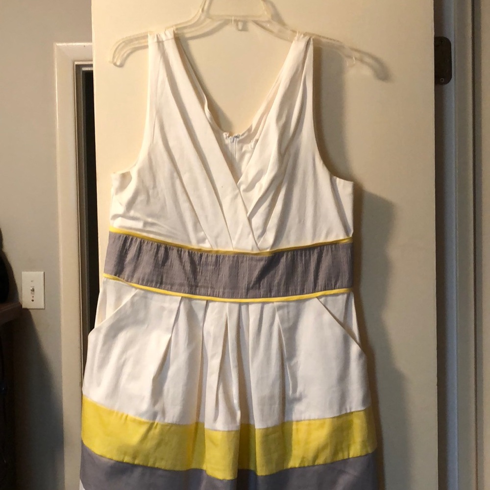 Size 16 summer dress worn 1 time from dress barn